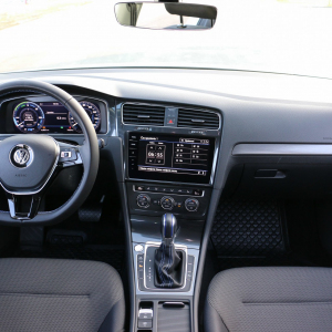 Volkswagen e-Golf test 041