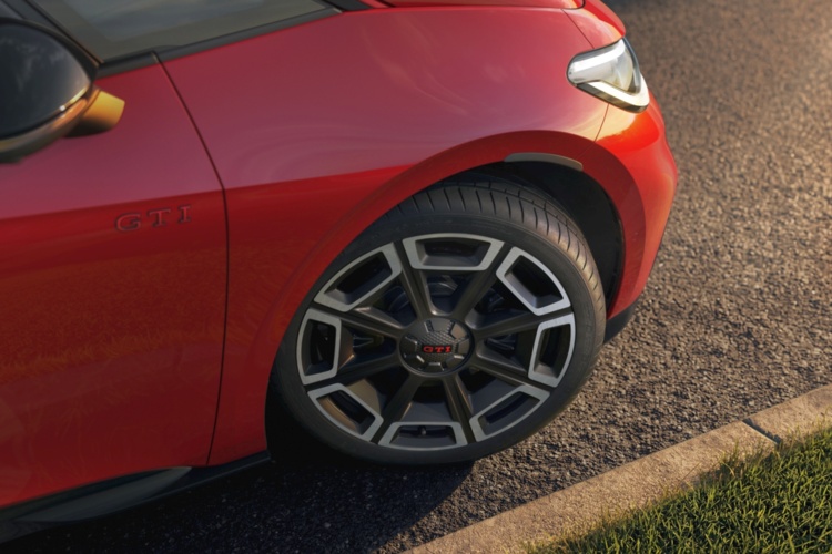 Detail na predné koleso modelu Volkswagen ID.3 GTI
