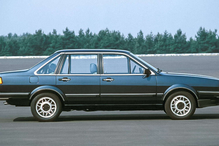 Volkswagen Santana zboku