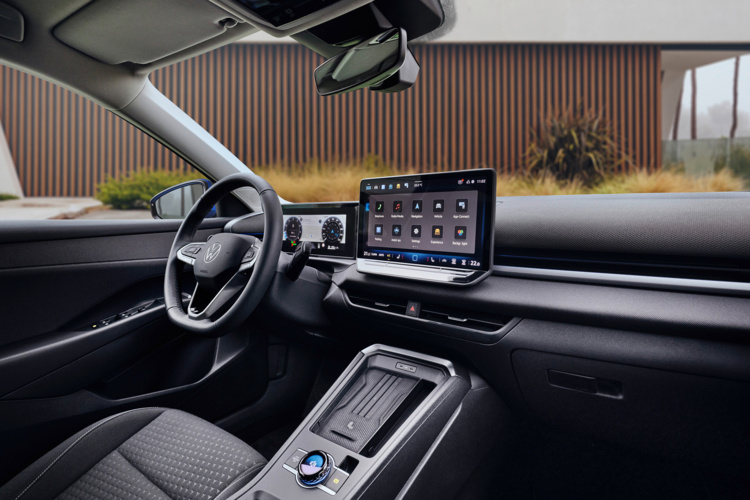 Menu infotainmentu T-Rocu obsahuje aj prístup k parkovacím funkciám. Ich rozsah závisí od výbavy. Foto: Volkswagen AG / Volkswagen Newsroom. Bezplatné použitie na redakčné účely.