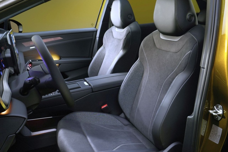 Interiér modelu Volkswagen ID. Tiguan s pohľadom na sedadlá