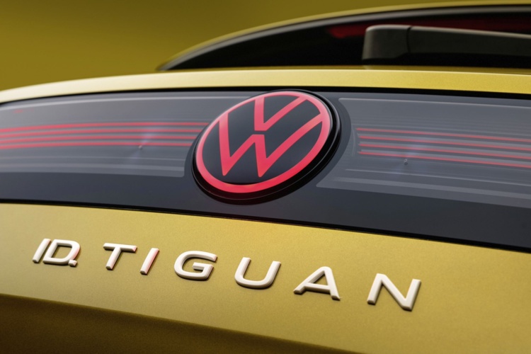 Osvetlený znak modelu Volkswagen ID. Tiguan