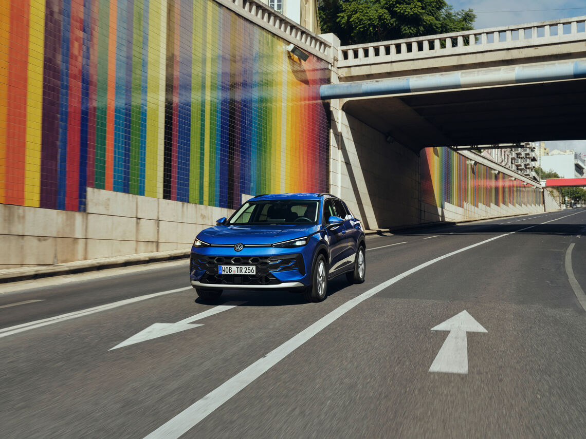 Pamäť parkovania pomáha pri opakovaných manévroch vo vybraných Volkswagenoch. Ilustračný záber nového T-Rocu. Foto: Volkswagen AG / Volkswagen Newsroom. Bezplatné použitie na redakčné účely.