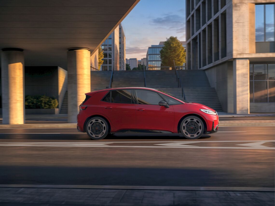 Volkswagen ID.3 GTI pri pohľade zboku