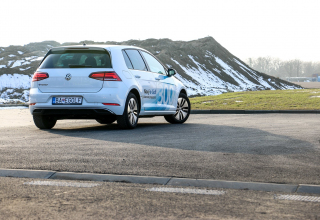 Volkswagen e-Golf test 025