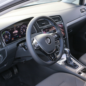 Volkswagen e-Golf test 030